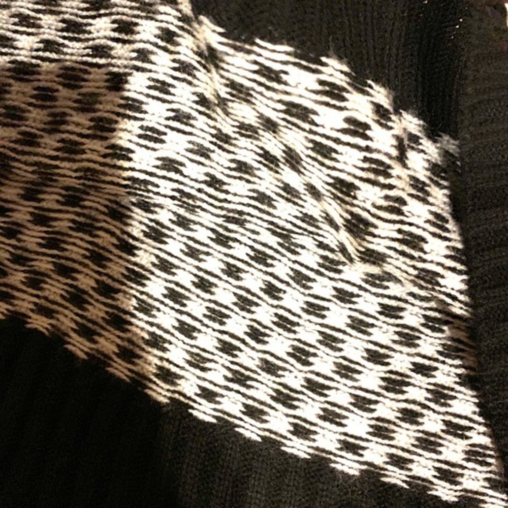 Multi Pattern Color Block Soft Cropped Sweater - Picture 7 of 10